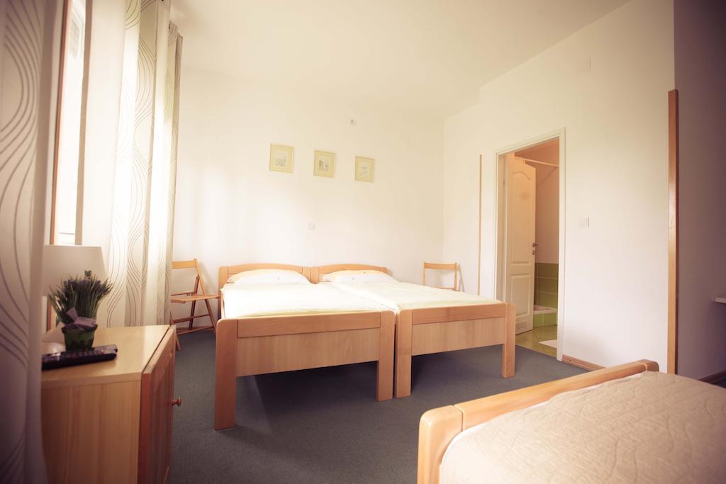 Rooms Medved Szamobor Szoba fotó
